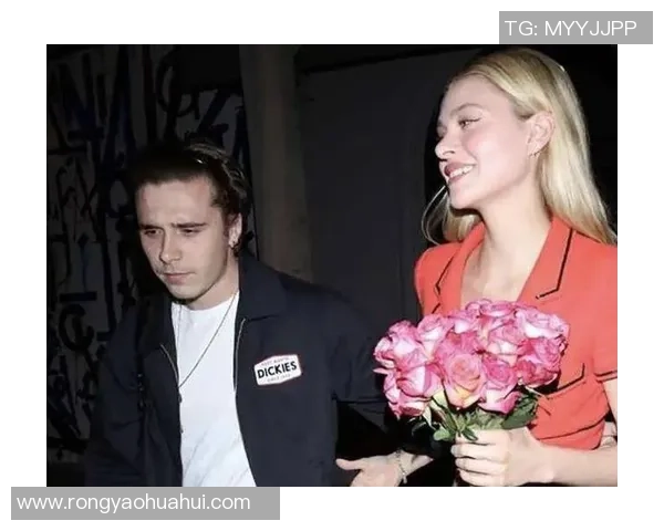 足球巨星甜蜜订婚现场曝光浪漫视频引发球迷热烈祝福