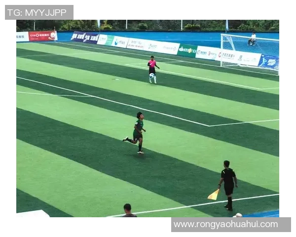 足球星钻积木打造激情赛场体验，沉浸式拼搭乐趣带你重温世界杯精彩瞬间