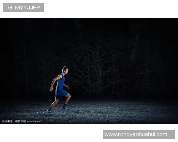 足球球星全速奔跑训练视频 展现极限速度与爆发力的完美结合 足球球星全速奔跑训练视频 展现极限速度与爆发力的完美结合